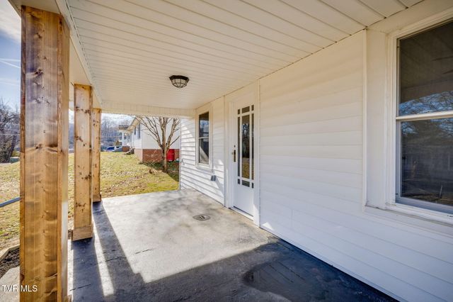 520 Sycamore Gardens Street, Elizabethton, TN 37643