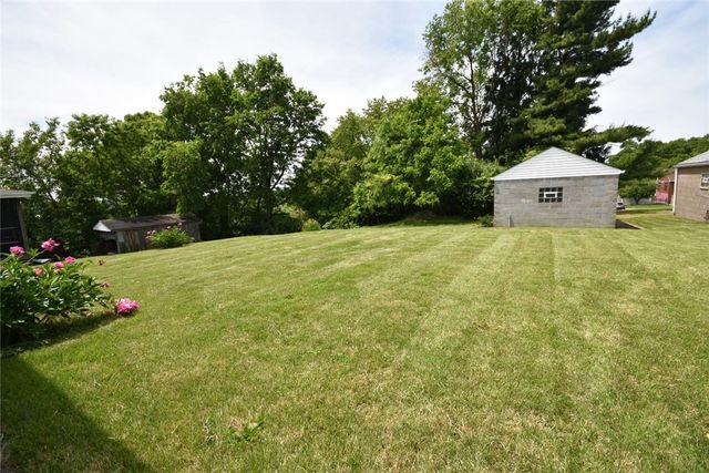 6916 Monroe Ave, West Mifflin, PA 15122