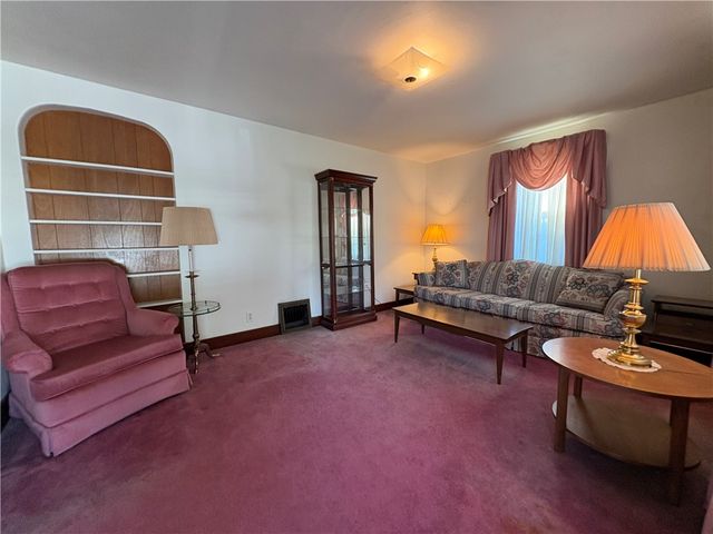 6916 Monroe Ave, West Mifflin, PA 15122
