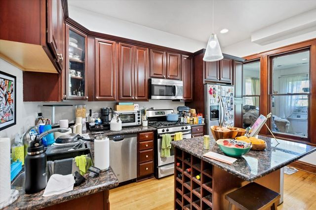 4127 N Ashland Avenue, Chicago, IL 60613