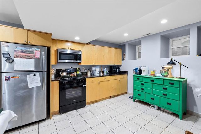 4127 N Ashland Avenue, Chicago, IL 60613
