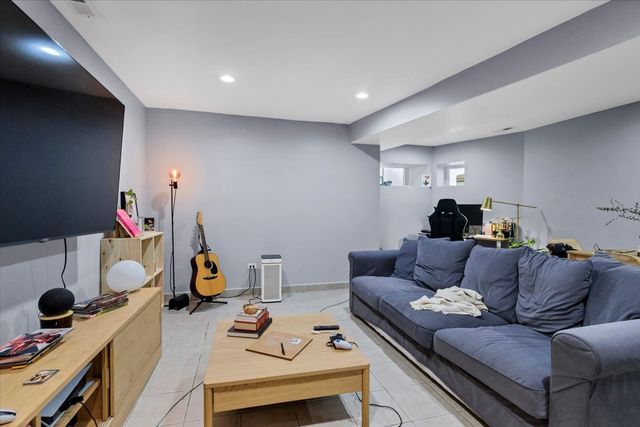 4127 N Ashland Avenue, Chicago, IL 60613