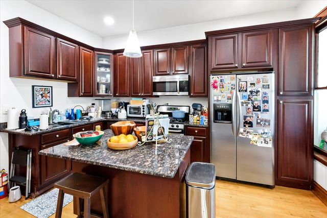 4127 N Ashland Avenue, Chicago, IL 60613