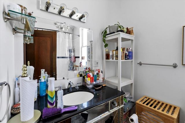 4127 N Ashland Avenue, Chicago, IL 60613