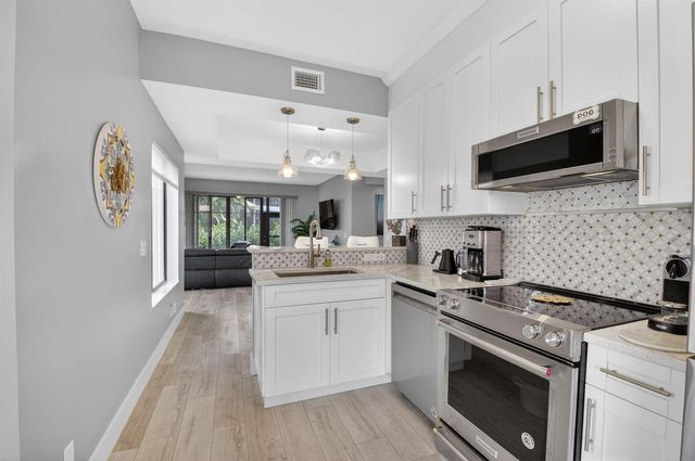 7685 Lexington Club Boulevard A, Delray Beach, FL 33446