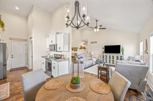 3011 Thorntree Lane, Lawrenceburg, KY 40342