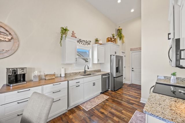 3011 Thorntree Lane, Lawrenceburg, KY 40342