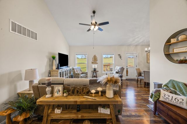 3011 Thorntree Lane, Lawrenceburg, KY 40342