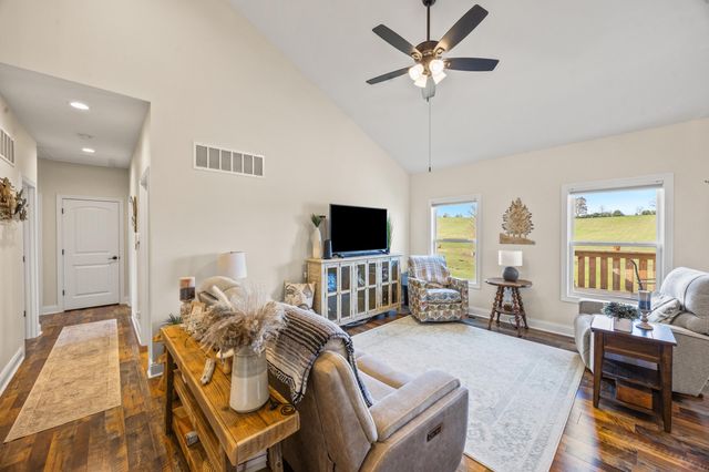 3011 Thorntree Lane, Lawrenceburg, KY 40342