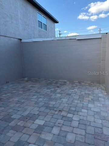 8443 N GRADY AVENUE, Tampa, FL 33614