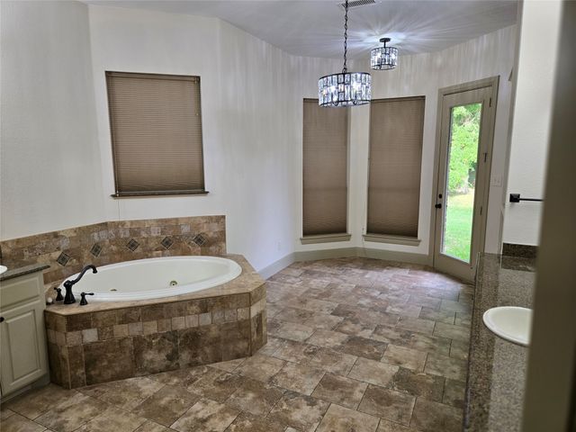 4541 Stonewood Circle, Midlothian, TX 76065