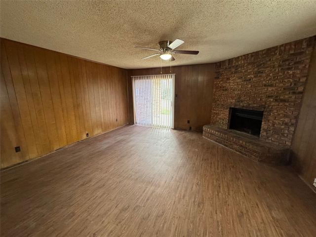 5604 Macgregor Drive, Haltom City, TX 76148