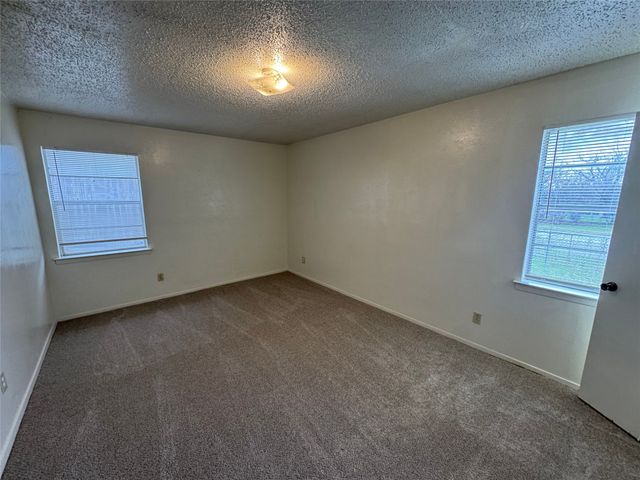 5604 Macgregor Drive, Haltom City, TX 76148