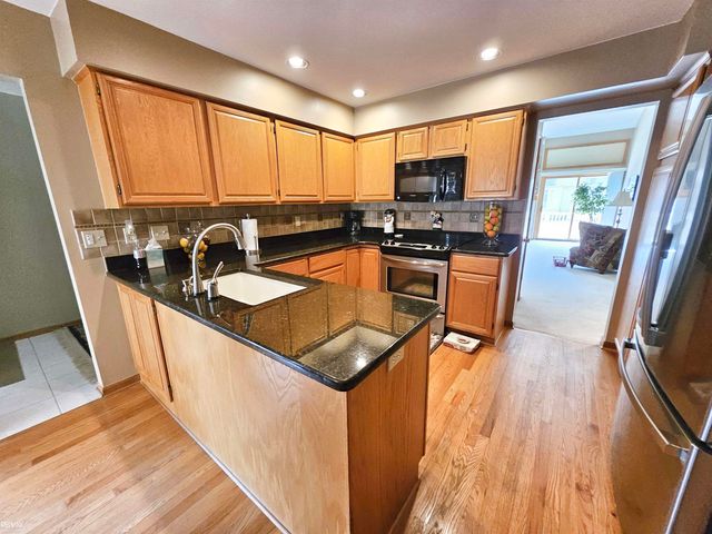 16890 SANDSTONE Circle, Macomb Twp, MI 48042