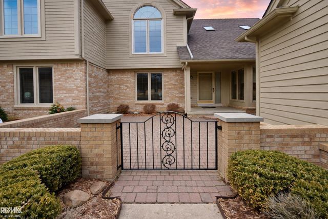 16890 SANDSTONE Circle, Macomb Twp, MI 48042