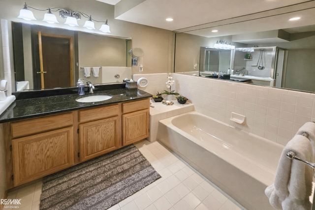 16890 SANDSTONE Circle, Macomb Twp, MI 48042