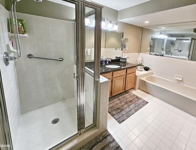 16890 SANDSTONE Circle, Macomb Twp, MI 48042