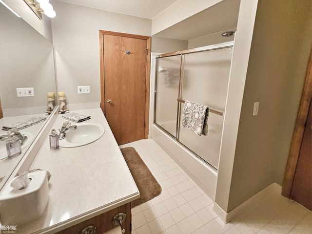 16890 SANDSTONE Circle, Macomb Twp, MI 48042