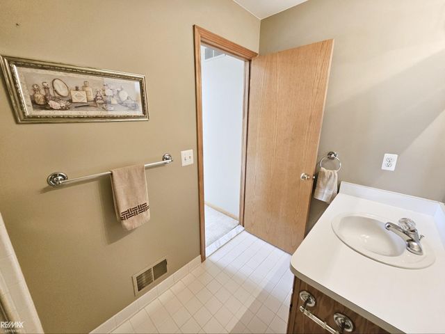 16890 SANDSTONE Circle, Macomb Twp, MI 48042