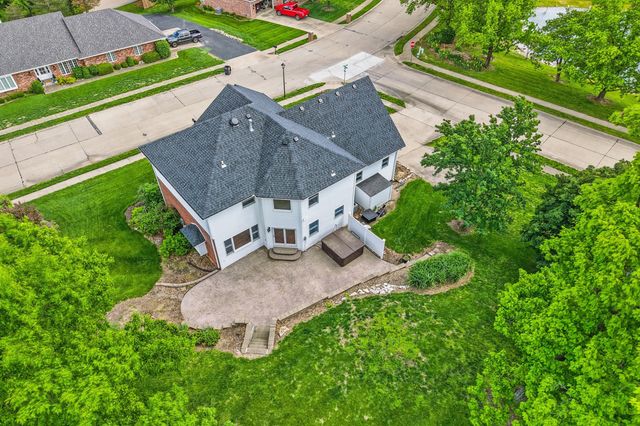 1901 BLUFF POINTE DR, Columbia, MO 65201