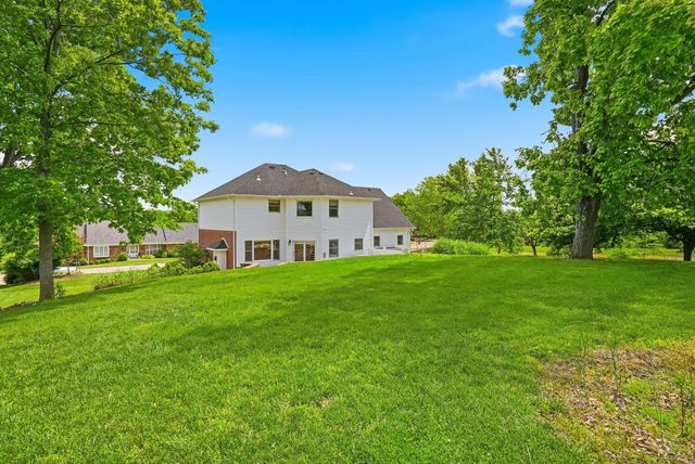 1901 BLUFF POINTE DR, Columbia, MO 65201