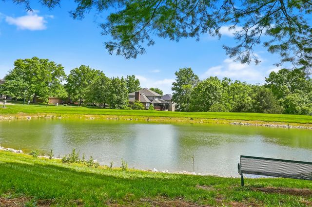 1901 BLUFF POINTE DR, Columbia, MO 65201