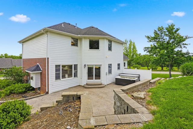 1901 BLUFF POINTE DR, Columbia, MO 65201
