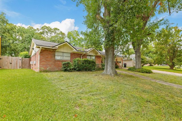 1306 Narcille Street, Baytown, TX 77520