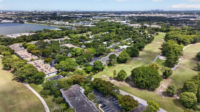 901 W Cypress Lane 103, Pompano Beach, FL 33069