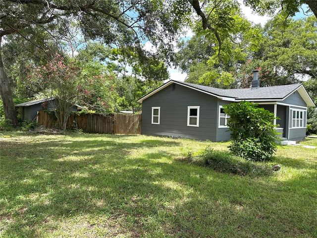 6127 CREWS LAKE RD, Lakeland, FL 33812