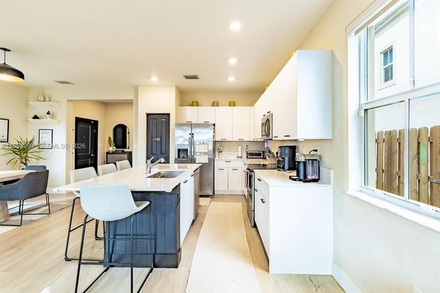 2370 NW 131st Cir, Miami, FL 33167