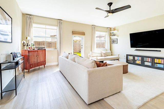 2370 NW 131st Cir, Miami, FL 33167