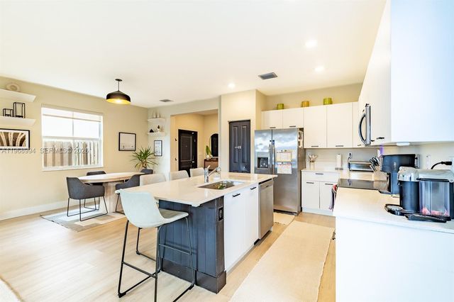 2370 NW 131st Cir, Miami, FL 33167