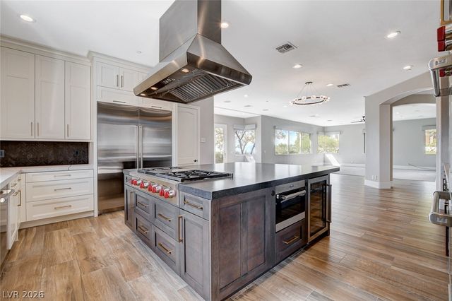 84 Kittansett Loop, Henderson, NV 89052