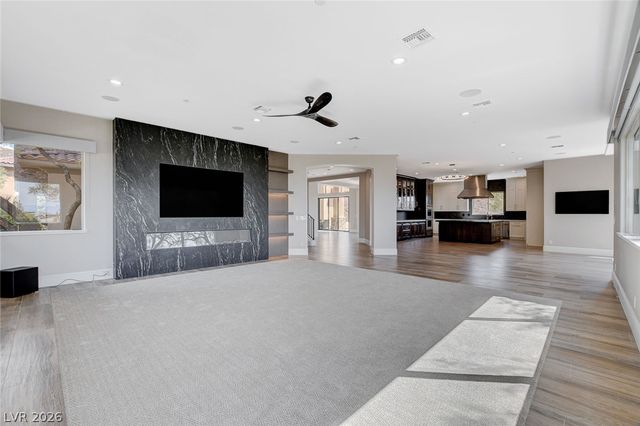 84 Kittansett Loop, Henderson, NV 89052