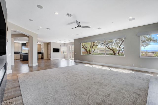 84 Kittansett Loop, Henderson, NV 89052