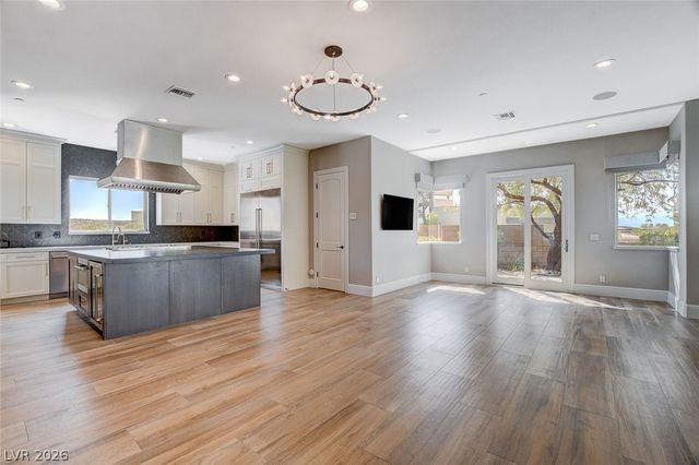 84 Kittansett Loop, Henderson, NV 89052