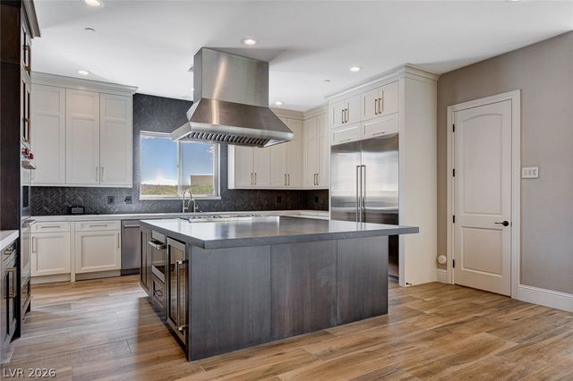 84 Kittansett Loop, Henderson, NV 89052