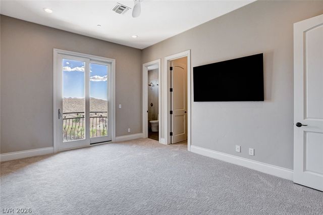 84 Kittansett Loop, Henderson, NV 89052