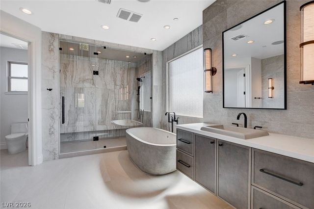 84 Kittansett Loop, Henderson, NV 89052