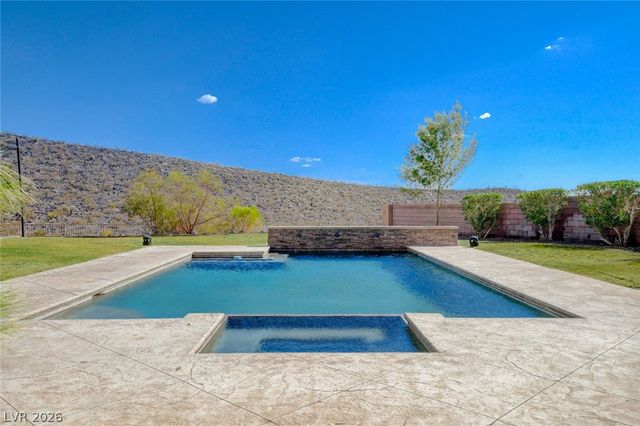 84 Kittansett Loop, Henderson, NV 89052