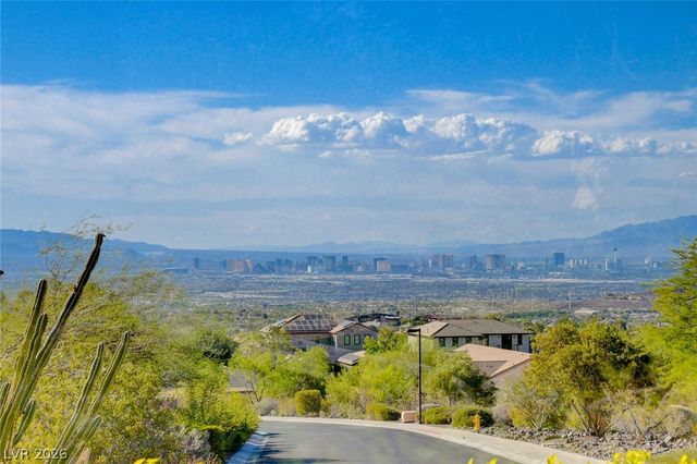 84 Kittansett Loop, Henderson, NV 89052