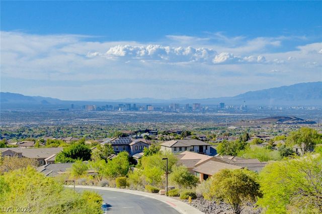 84 Kittansett Loop, Henderson, NV 89052