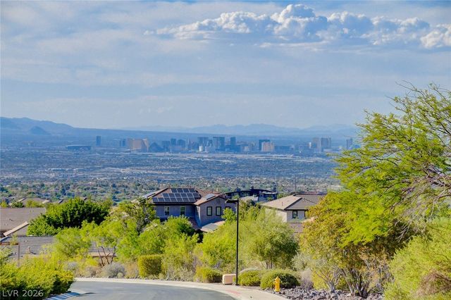 84 Kittansett Loop, Henderson, NV 89052