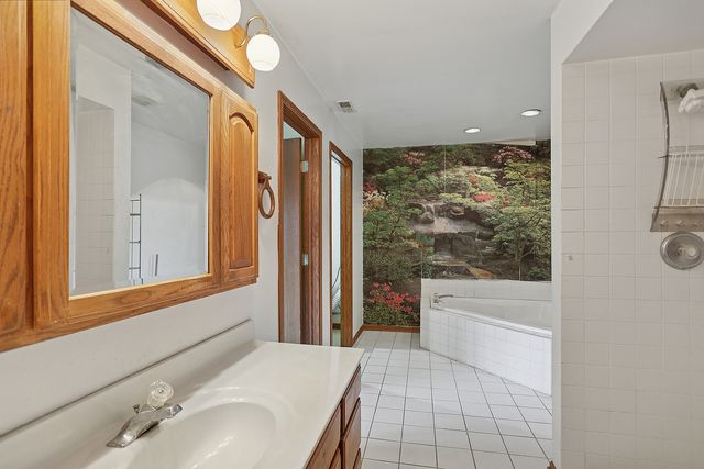 11030 S Roberts Road 1, Palos Hills, IL 60465