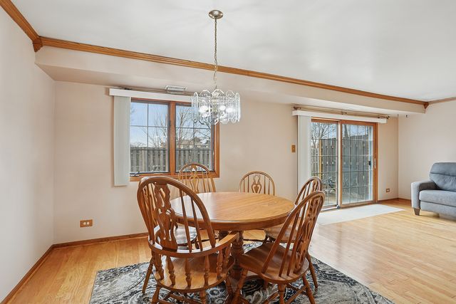 11030 S Roberts Road 1, Palos Hills, IL 60465