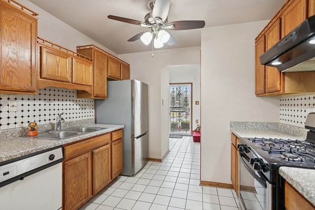 11030 S Roberts Road 1, Palos Hills, IL 60465