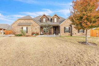 10032 Volare Drive, Yukon, OK 73099