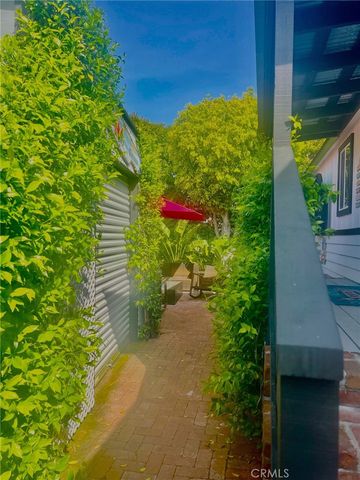 209 Tremont Drive, Newport Beach, CA 92660