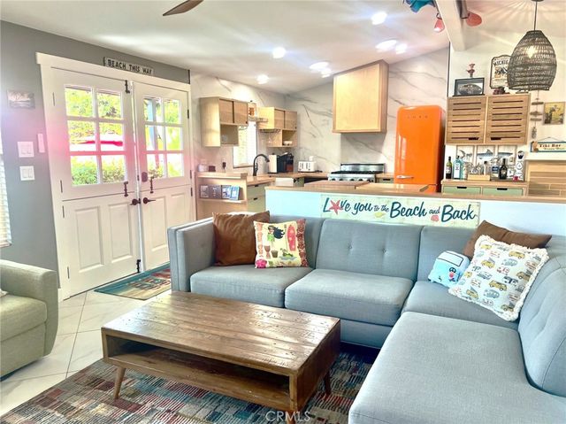 209 Tremont Drive, Newport Beach, CA 92660